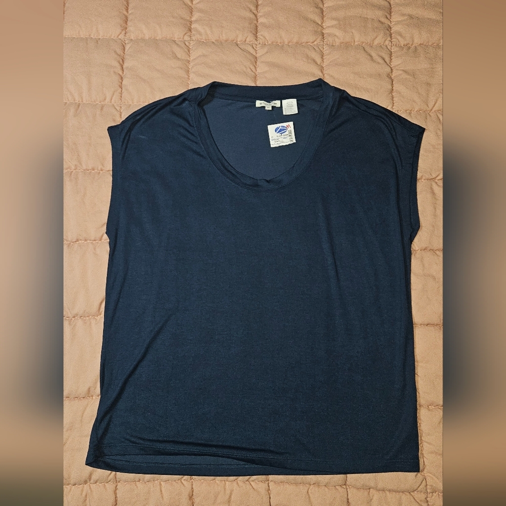 Women's Navy Blue Sleeveless Top
